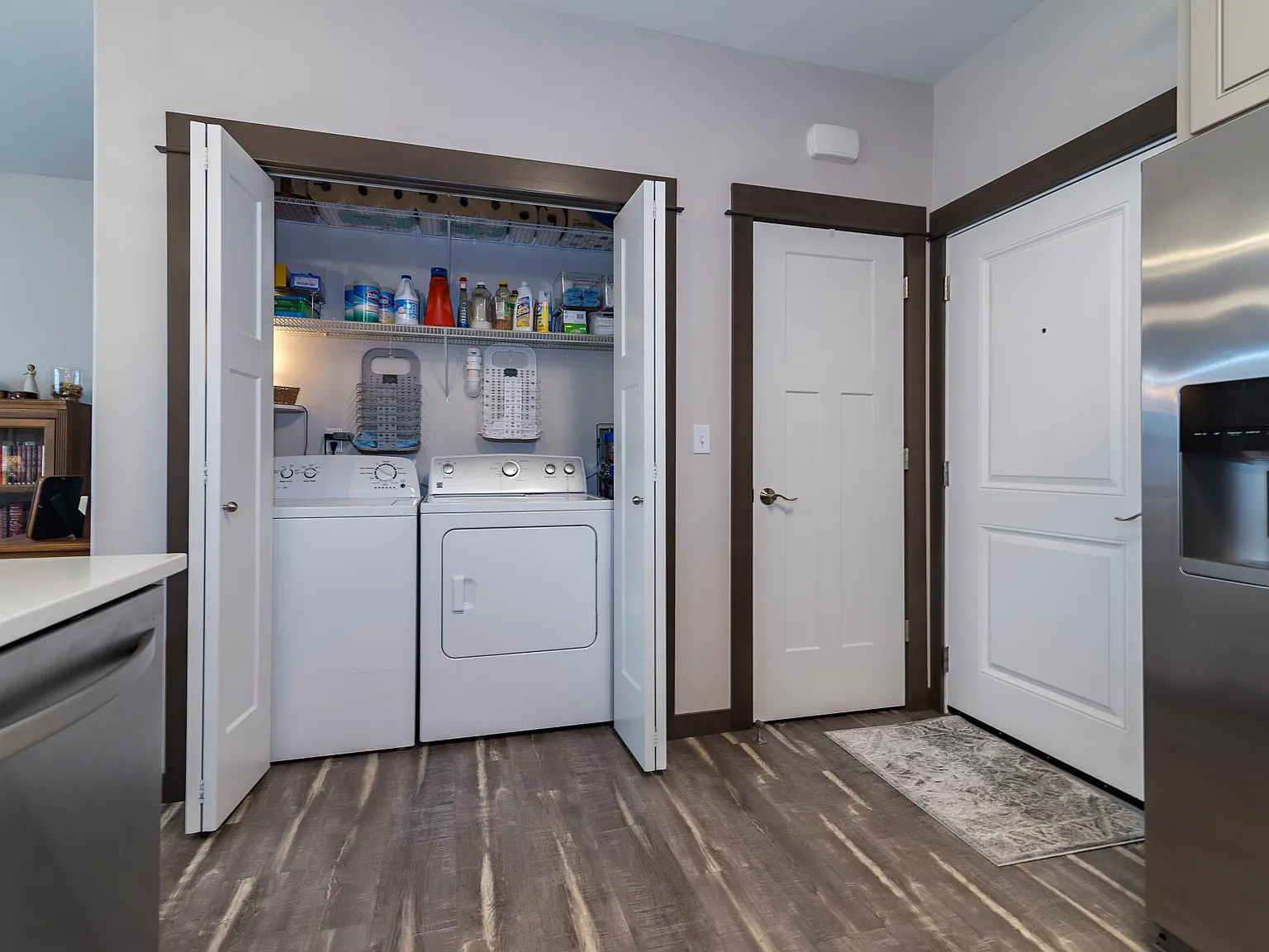 1 bed, 755 sqft, $1,300 — Photo 4