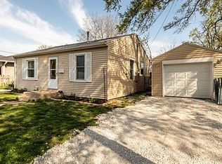 1403 Henry St, Pekin, IL