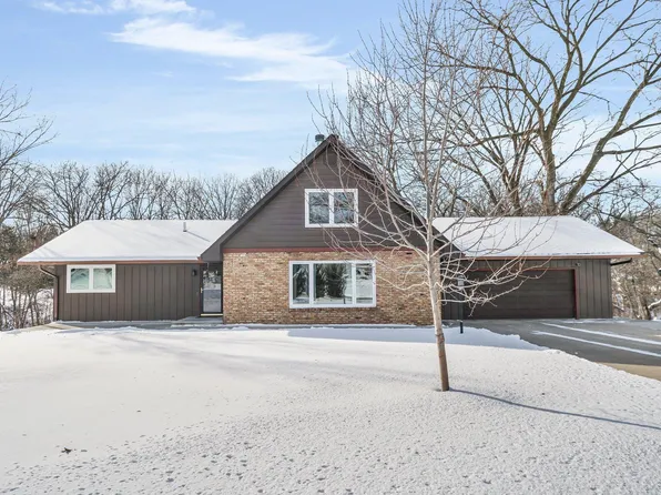 2019 Timberledge Dr, Cedar Falls, IA 50613