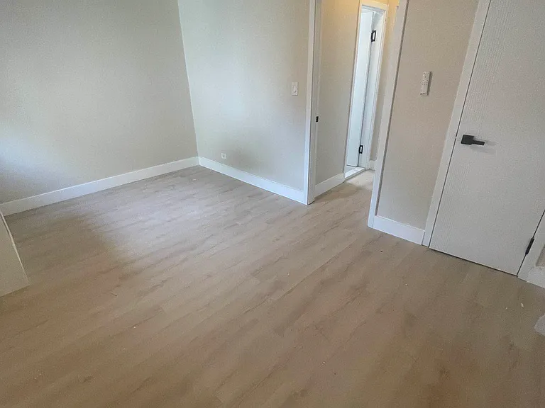 23-84 26th St #2D — Photo 7
