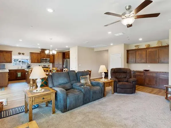 906 Avalon Dr, Ione, CA 95640