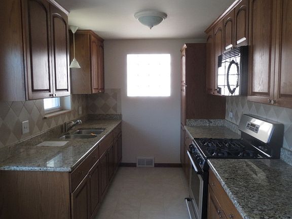 2nd image of 5118 S Newland Ave