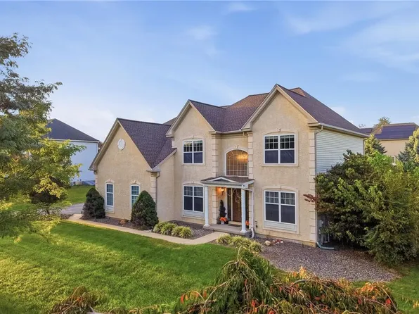 4415 Crosswinds Dr, Easton, PA 18045