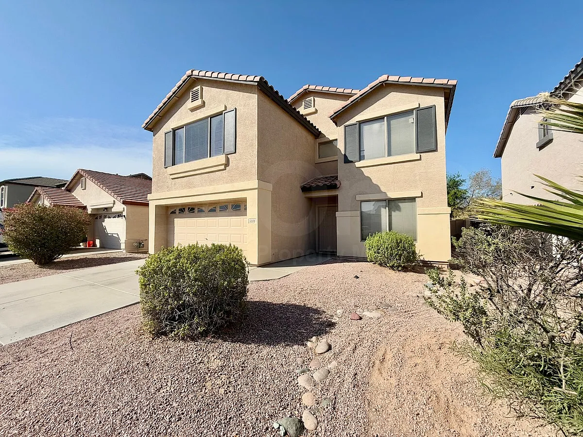 5 bed, 3.0 bath, 2182 sqft, $2,100 — Photo 2