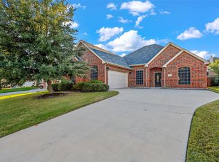 1017 Linden Dr, Burleson, TX 76028