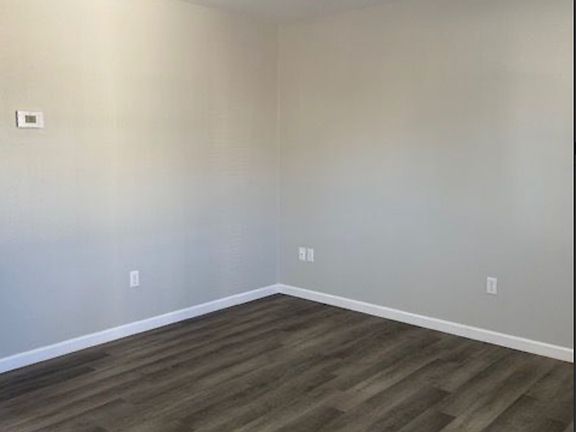 3rd image of 2624 Hickman Rd #1