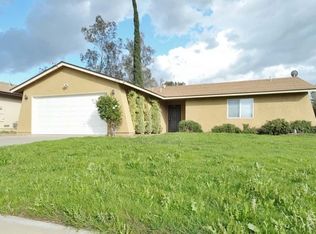 1020 Amber Ln, Lake Elsinore, CA 92530