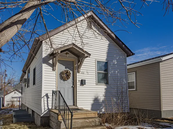406 1/2 7th Ave NW, Mandan, ND 58554