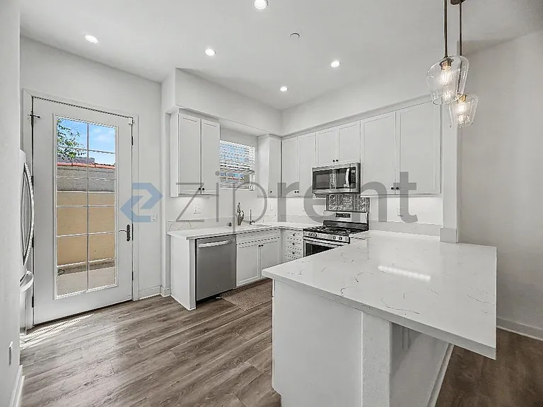 1676 3rd St — Photo 12