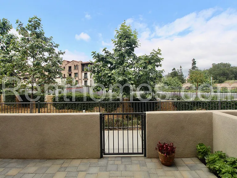 11007 Evelyn Way — Photo 3
