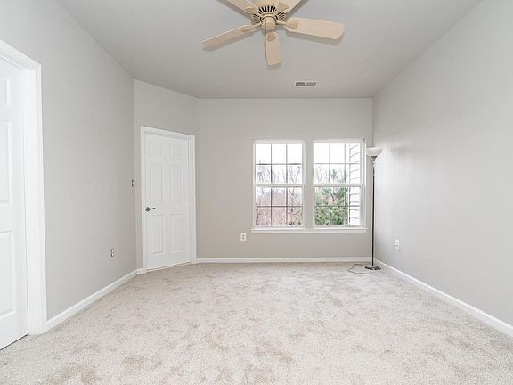 5th image of 4124 Fairfax Center Creek Dr