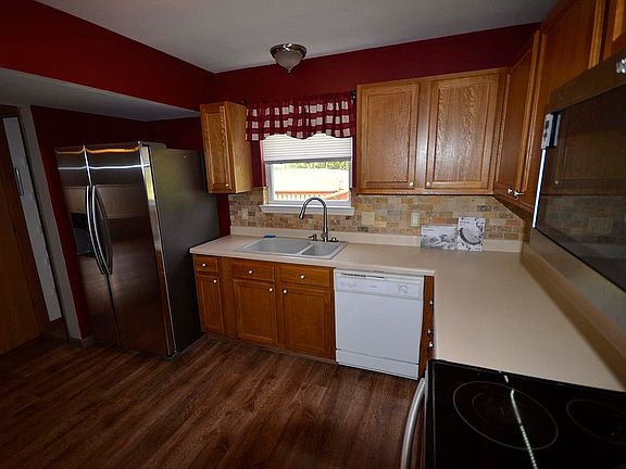 Lots of cabs. LEDs under cab