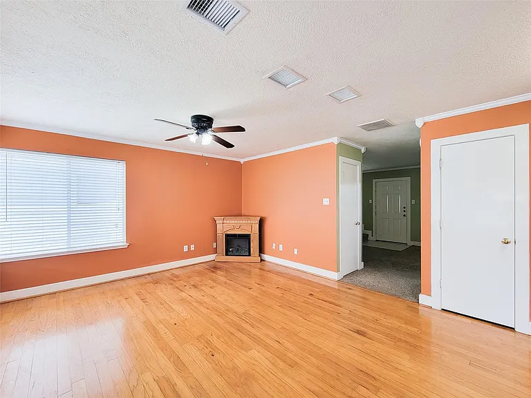 9607 Farrell Dr — Photo 11