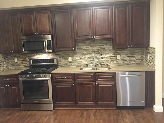 5th image of 10830 Kling St Unit 101