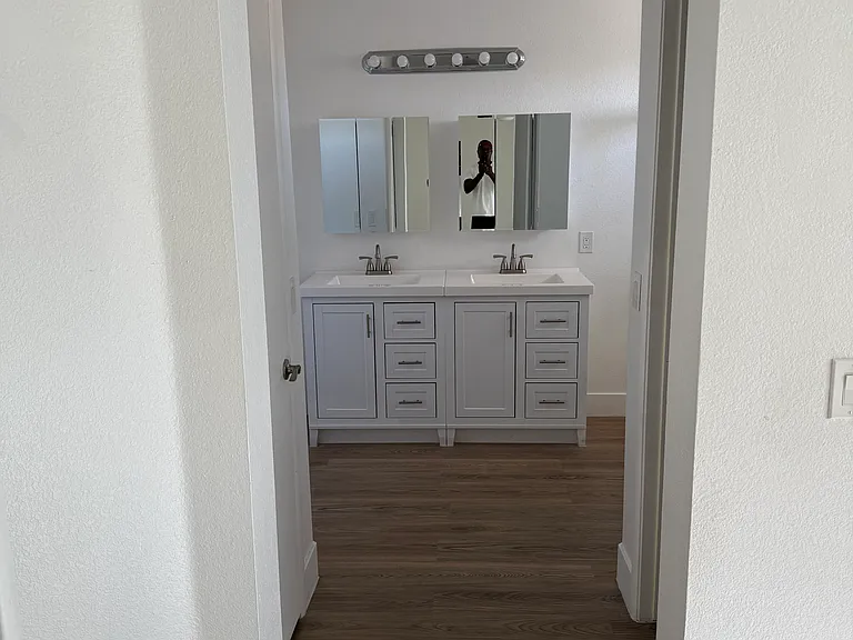 909 Sparrow Ct — Photo 9