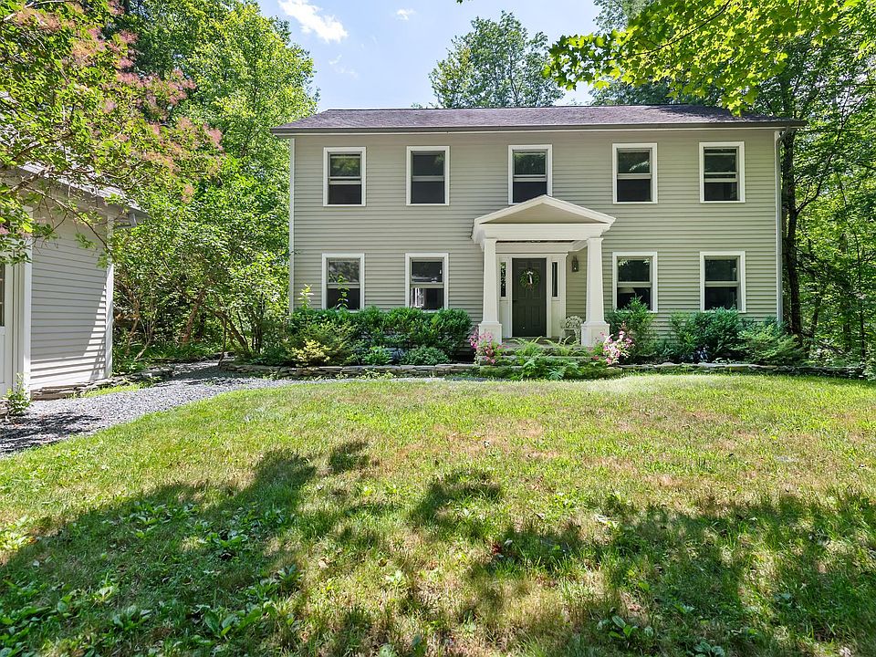 1st image of 21 Hummingbird Hill