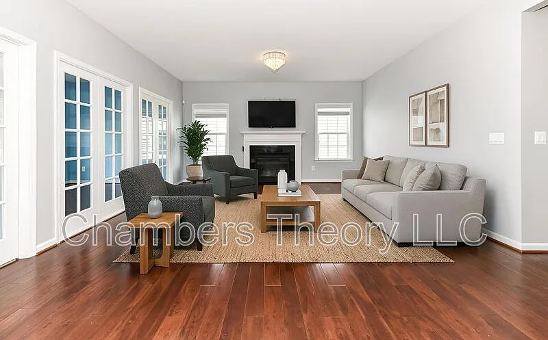 5 bed, 4.5 bath, 4174 sqft, $5,300 — Photo 3