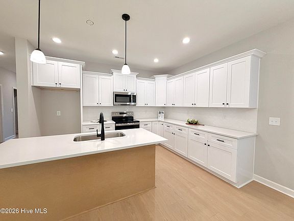 3rd image of 3705 Huntcliff Drive