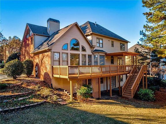 3rd image of 2560 Lynshire Ln