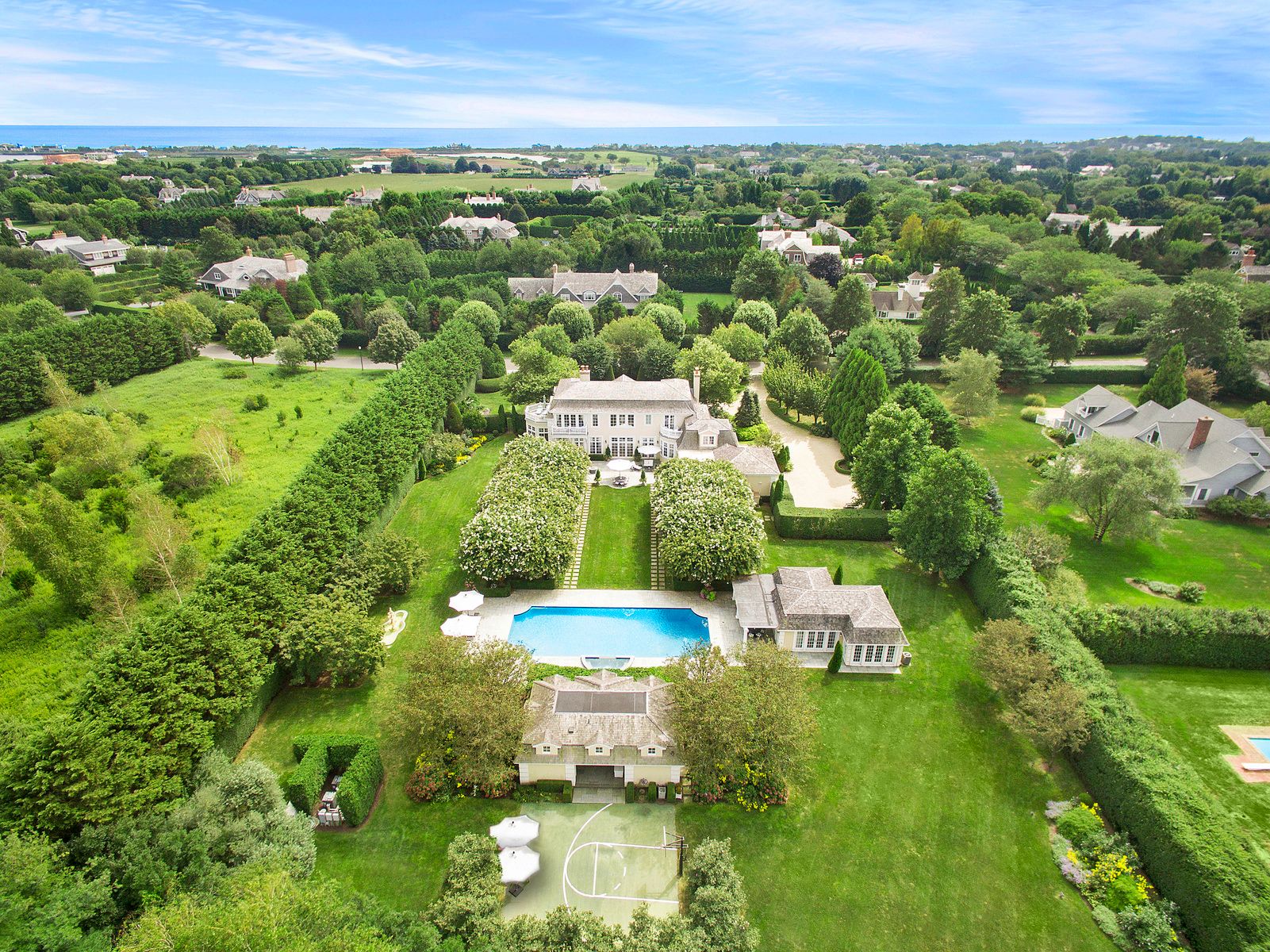 3 Halsey Farm Dr, Southampton, NY 11968 Out East