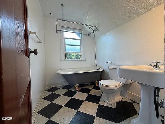 5th image of 8353 N Fox St