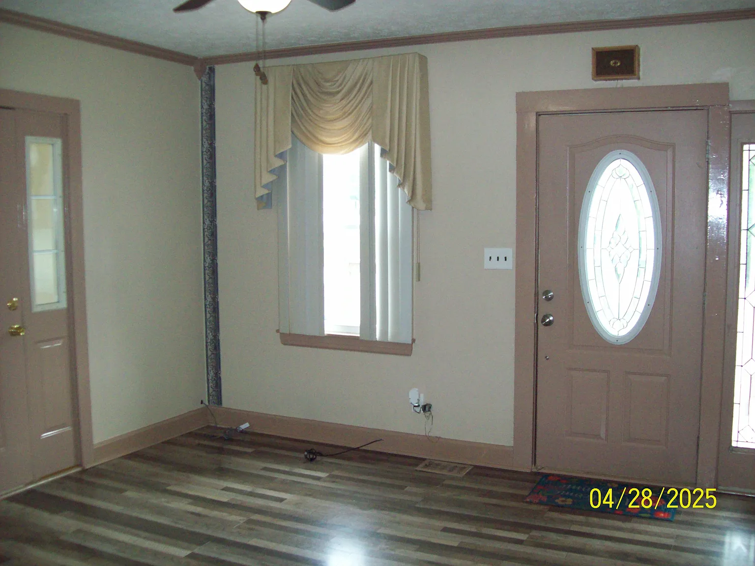 3 bed, 2200 sqft, $1,450 — Photo 3