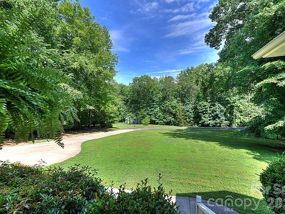 5th image of 255 Tanager Dr