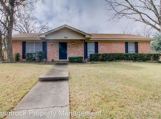 956 Deer Ridge Dr, Woodway, TX 76712