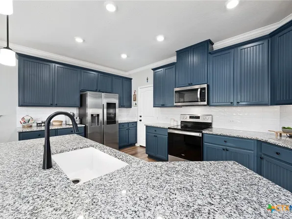 120 Kennicott Dr, Kyle, TX 78640