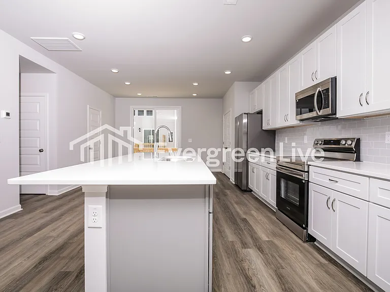 562 Hodge Rd — Photo 7