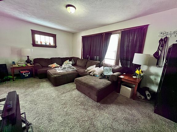 4th image of 308 Low St