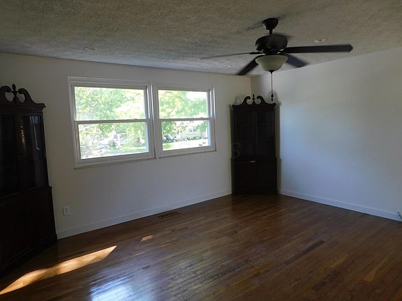 2nd image of 421 Skyline Ln