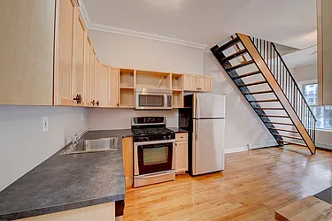 Rented by R New York