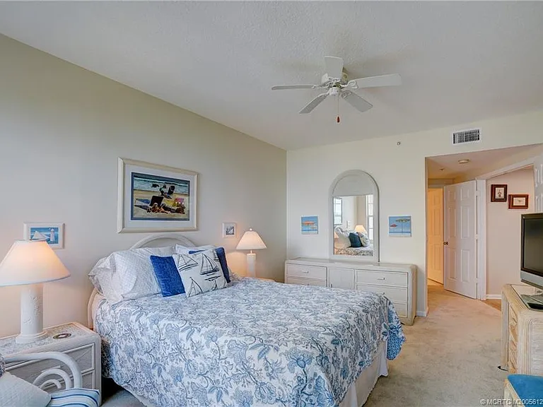 5750 NE Island Cove Way #3203 — Photo 41