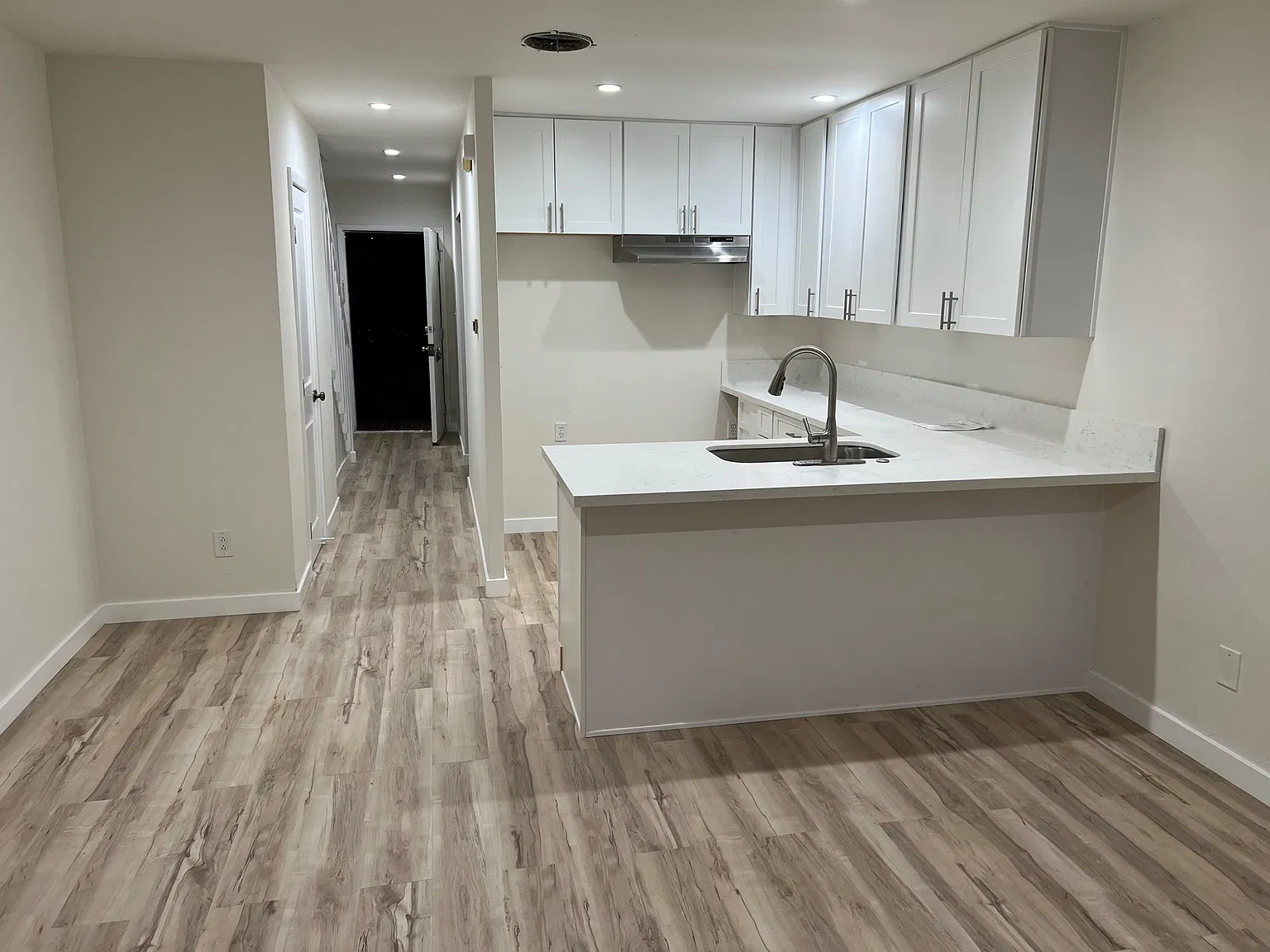 3 bed, 1.5 bath, 1000 sqft, $3,650 — Photo 3