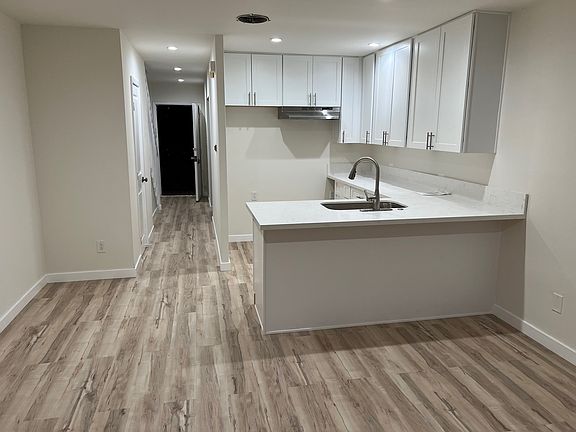 3rd image of 4516 Bond St