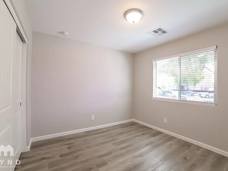 3023 S 87th Dr — Photo 8