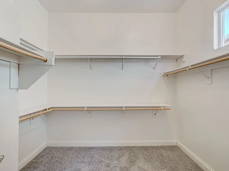 933 Everest Peak Ave — Photo 29