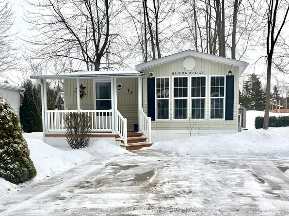 70 Topaz St, Wasaga Beach, ON L9Z 1X7