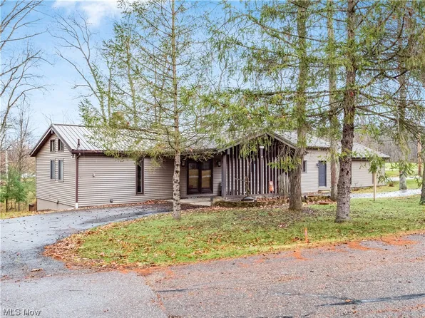 298 Hickory Ln, Senecaville, OH 43780