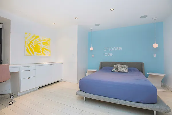 Sold by Compass | media 32