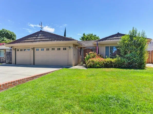 8314 La Riviera Dr, Sacramento, CA 95826