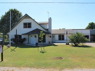 121 Port O Call Ct, Runaway Bay, TX 76426