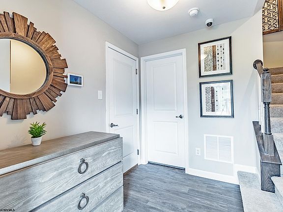 3rd image of 201 Stonehurst Dr