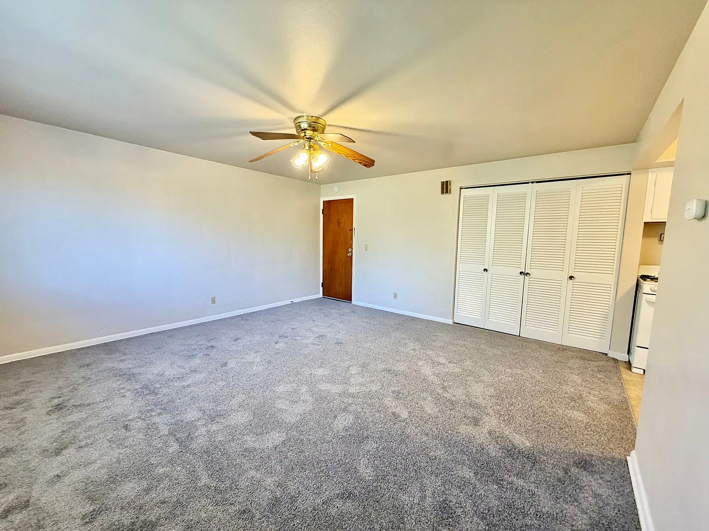 2404 Banning Road — Photo 4