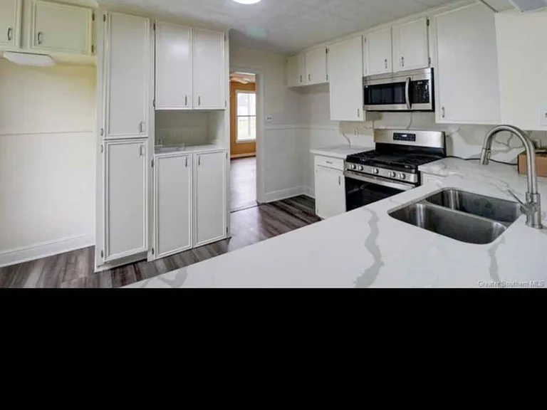 4010 Harvard St — Photo 2