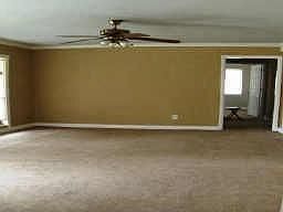 5th image of 210 Carolyn Dr
