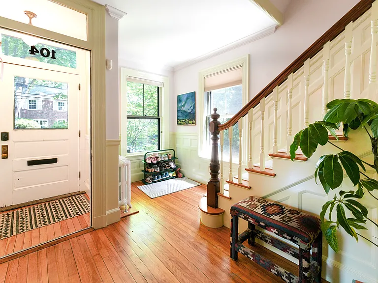104 Neal St — Photo 6