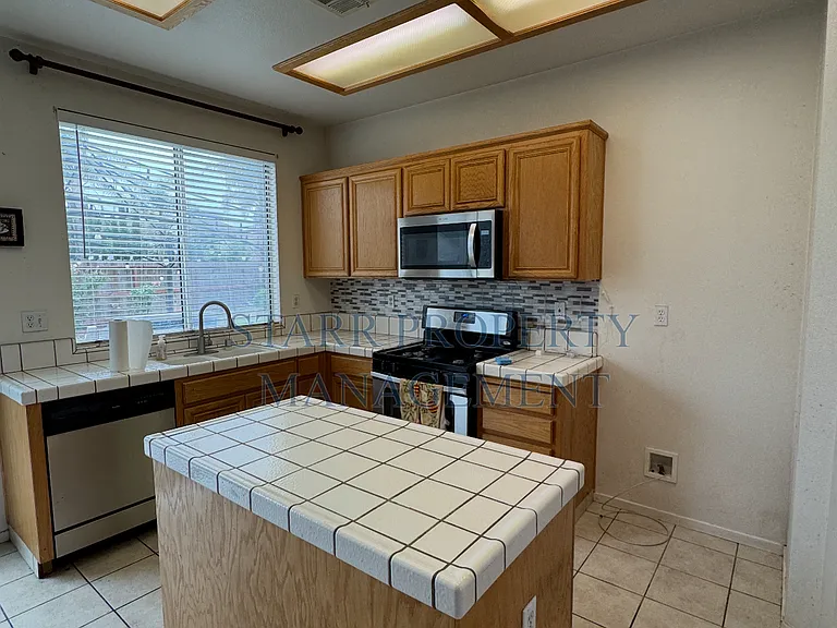 1934 Pissarro Ct — Photo 8