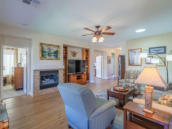 4th image of 1836 W Ruby River Ln